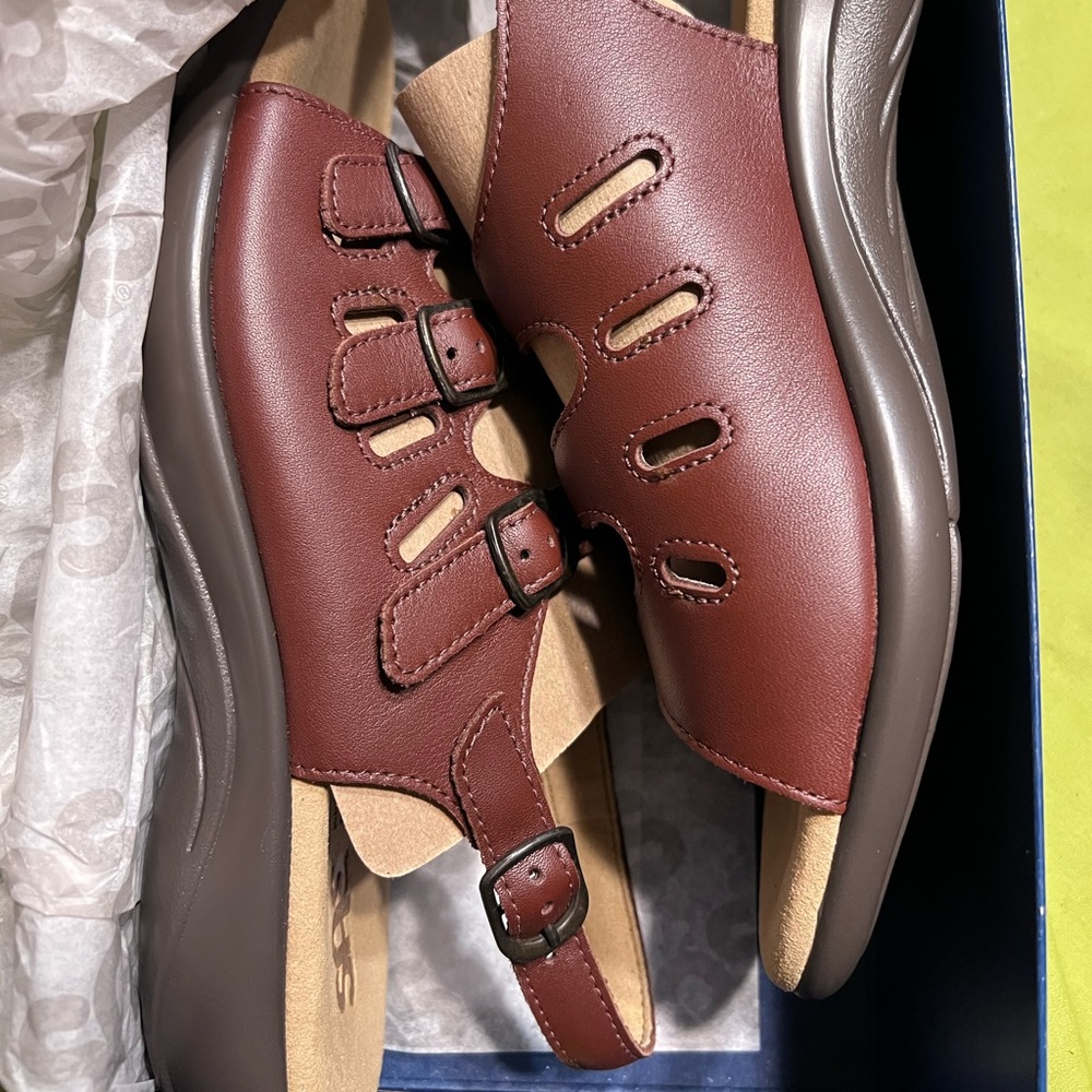 Grandma Shoes: SAS Shoes Leather Sandles